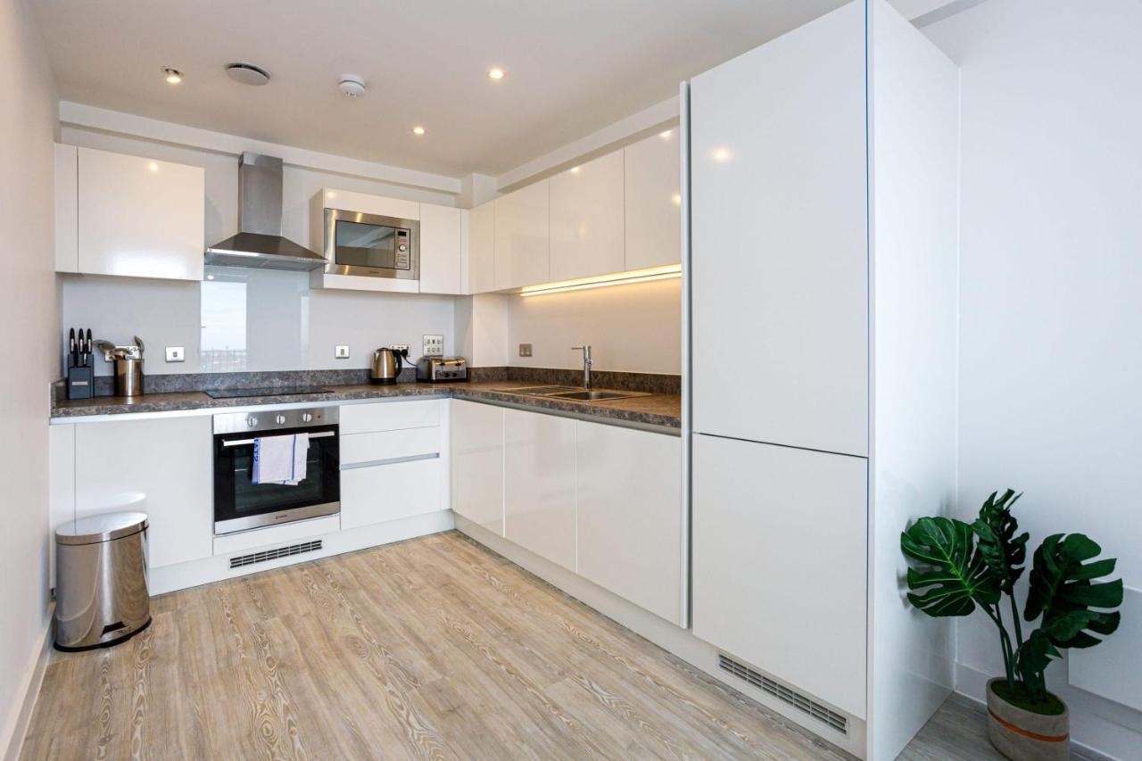 Contemporary 2 Bedroom Duplex In Salford Манчестер Екстер'єр фото