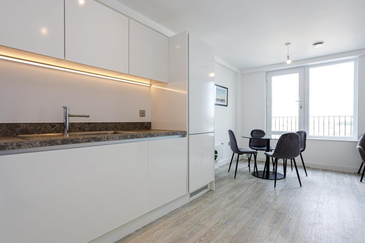 Contemporary 2 Bedroom Duplex In Salford Манчестер Екстер'єр фото