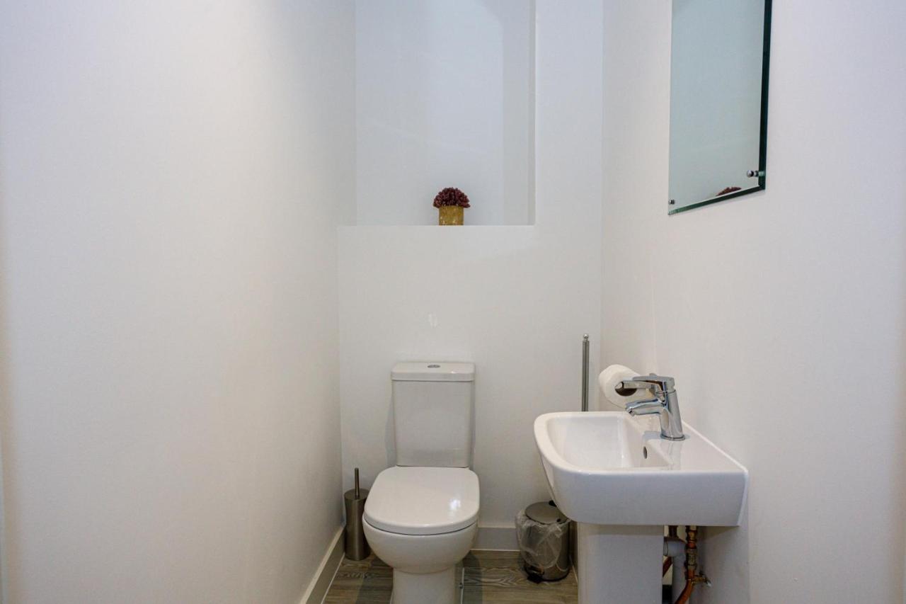 Contemporary 2 Bedroom Duplex In Salford Манчестер Екстер'єр фото