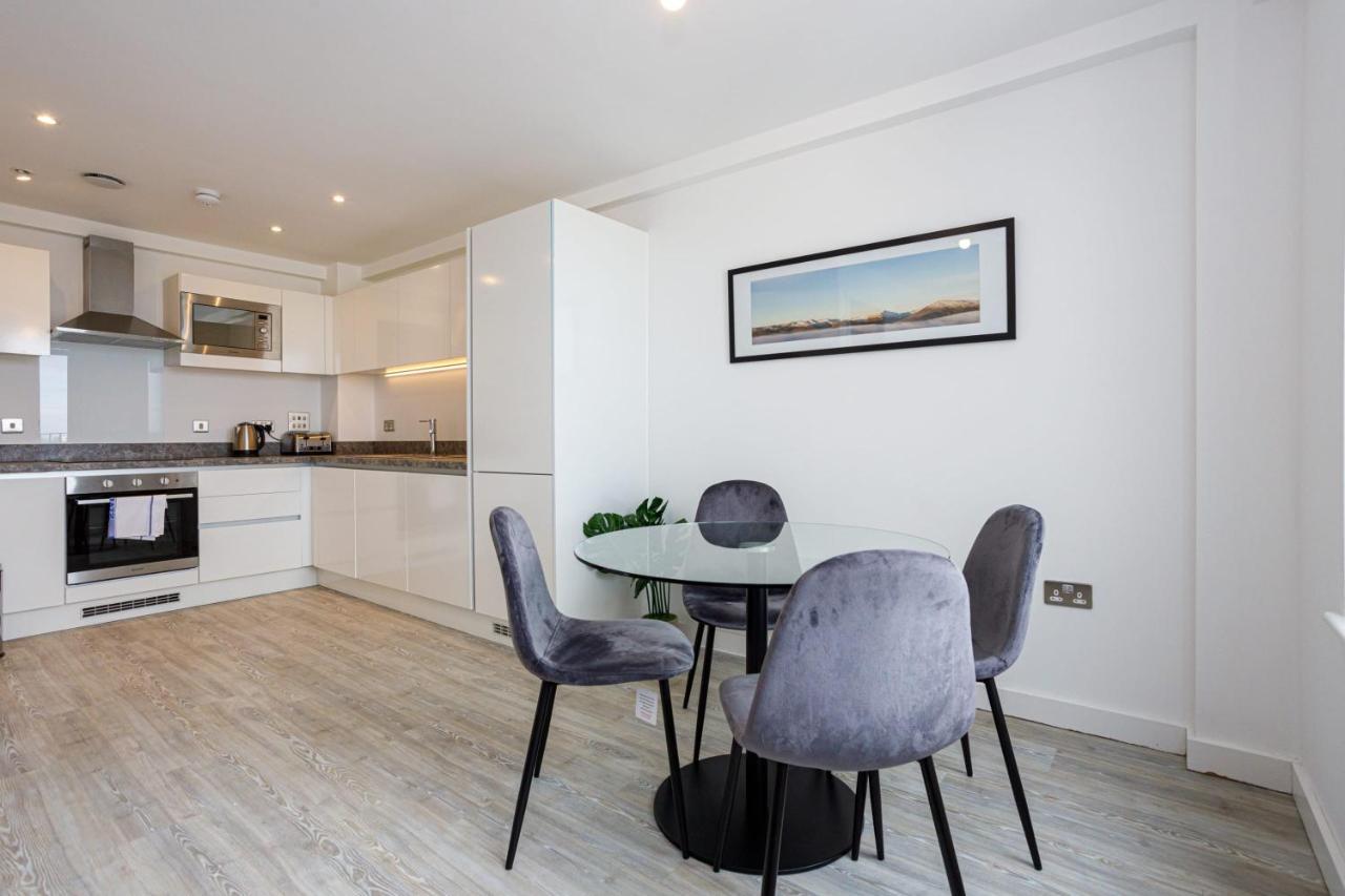 Contemporary 2 Bedroom Duplex In Salford Манчестер Екстер'єр фото